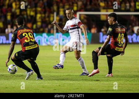 Recife, Brasilien. 17. Mai 2023. PE - RECIFE - 17/05/2023 - COPA DO BRASIL 2023, SPORT X SAO PAULO - Rafinha-Spieler von Sao Paulo während eines Spiels gegen Sport im Ilha do Retiro Stadion für die Copa do Brasil Meisterschaft 2023. Foto: Rafael Vieira/AGIF/Sipa USA Kredit: SIPA USA/Alamy Live News Stockfoto