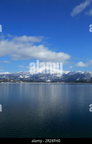 Tazawa-See und Akita-komagatake im Winter, Präfektur Akita Stockfoto