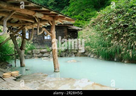 Tsurunoyu Thermalquelle des Thermaldorfs Nyutoonsen im Sommer in der Präfektur Akita Stockfoto