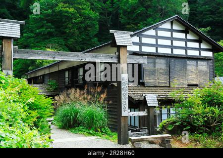 Tsurunoyu Thermalquelle des Thermaldorfs Nyutoonsen im Sommer in der Präfektur Akita Stockfoto