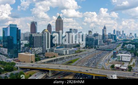 Die Skyline von Atlanta, Georgia, an einem sonnigen Tag im Mai Stockfoto