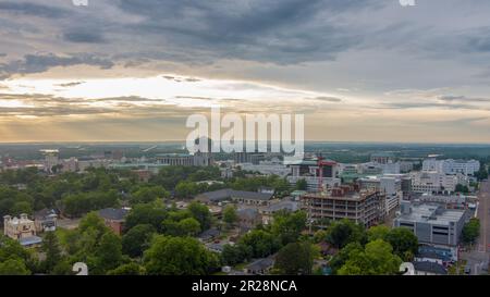 Blick auf Montgomery, Alabama bei Sonnenuntergang aus der Vogelperspektive Stockfoto