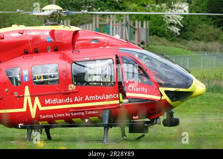 Der Midlands Air Ambulance EC145 Hubschrauber wurde im Mai 2023 in Hereford bei einem Anruf gesehen Stockfoto