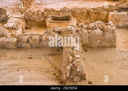 Badezimmer im Palast von Nestor, mykenische Zivilisation, in der Nähe der Stadt Pylos und des Dorfes Chora (Hora), der Halbinsel Peloponnes, der Region Peloponnes Griechenland Stockfoto