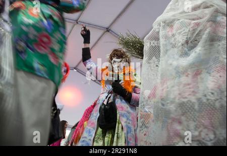 Montanchez, Spanien - 18. Februar 2023: Der Jurramacho-Karneval von Montanchez. Traditionelles ländliches Festmahl von Caceres, Extremadura Stockfoto