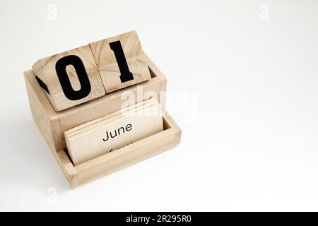 Holzkalender mit dem 1. Juni Stockfoto