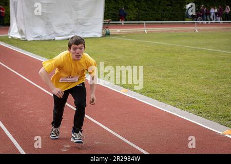 Mechelen, Belgien. 18. Mai 2023. Sportler in Aktion am ersten Tag der Nationalspiele 39. (17-20/05) der Olympischen Sonderspiele Belgien, Donnerstag, den 18. Mai 2023 in Mechelen. Die Nationalen Spiele der Special Olympics finden in Mechelen während des Ascension Weekend statt. 3.600 Sportler mit einer intellektuellen Behinderung zeigen ihre sportliche Seite in 22 olympischen Sportdisziplinen. BELGA FOTO JAMES ARTHUR GEKIERE Kredit: Belga News Agency/Alamy Live News Stockfoto