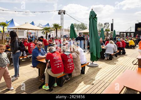 Mechelen, Belgien. 18. Mai 2023. Die Teilnehmer wurden am ersten Tag der Nationalspiele 39. (17-20/05) der Olympischen Sonderspiele Belgien in Mechelen, Donnerstag, den 18. Mai 2023, fotografiert. Die Nationalen Spiele der Special Olympics finden in Mechelen während des Ascension Weekend statt. 3.600 Sportler mit einer intellektuellen Behinderung zeigen ihre sportliche Seite in 22 olympischen Sportdisziplinen. BELGA FOTO JAMES ARTHUR GEKIERE Kredit: Belga News Agency/Alamy Live News Stockfoto