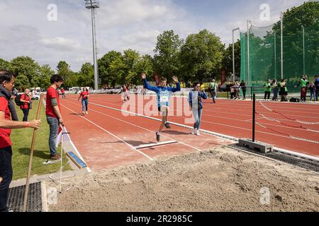 Mechelen, Belgien. 18. Mai 2023. Sportler in Aktion am ersten Tag der Nationalspiele 39. (17-20/05) der Olympischen Sonderspiele Belgien, Donnerstag, den 18. Mai 2023 in Mechelen. Die Nationalen Spiele der Special Olympics finden in Mechelen während des Ascension Weekend statt. 3.600 Sportler mit einer intellektuellen Behinderung zeigen ihre sportliche Seite in 22 olympischen Sportdisziplinen. BELGA FOTO JAMES ARTHUR GEKIERE Kredit: Belga News Agency/Alamy Live News Stockfoto