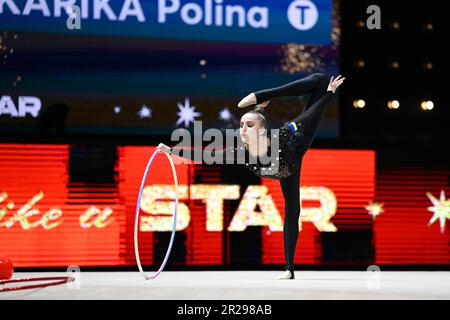 Baku, Aserbaidschan. 18. Mai 2023. Milli Gimnastika rena, Baku, Aserbaidschan, 18. Mai 2023, KARIKA PolinaUKR-Hoop während der Europameisterschaft in Rhythmnastik - Senioren - Gymnastik Credit: Live Media Publishing Group/Alamy Live News Stockfoto