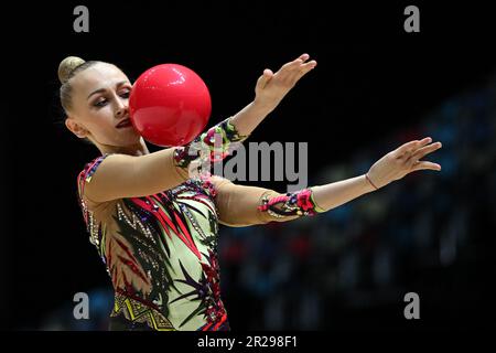 Baku, Aserbaidschan. 18. Mai 2023. ONOPRIIENKO Viktoriia UKR Ball während der Europameisterschaft in Rhythmic Gymnastics - Senioren, Gymnastik in Baku, Aserbaidschan, Mai 18 2023 Kredit: Independent Photo Agency/Alamy Live News Stockfoto