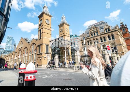 London - Mai 2023: Bahnhof Liverpool Street in der Stadt London Stockfoto