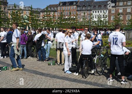 Mai 18,2023/Denamrk zwei lokale Fußballvereine spielen in Parken in Cpenhagen die IFC Copenhagen und das Ootball-Team Aalborg, und Fußballfans können sich mit Bier und Spoort-Fans auf den enjpy-Tag stürzen und Macteh im Parkhaus in Kopenhagen, Dänemark, ansehen. (Foto: Francis Joseph Dean/Dean Pictures) Stockfoto