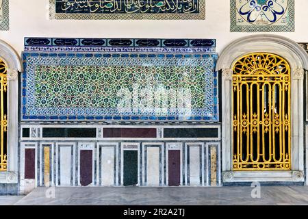 Istanbul Türkei. Topkapi-Palast. Dekorierte Wände im Harem Stockfoto