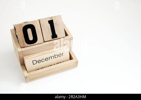 Ewiger Kalender aus Holz mit dem 1. Dezember Stockfoto