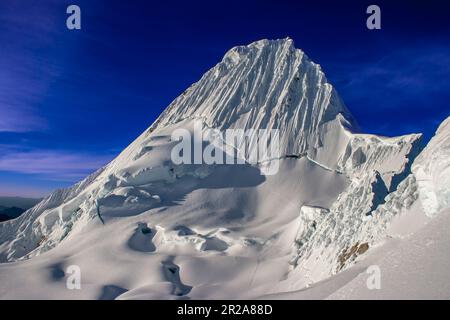 Nevado Alpamayo (Cordillera Blanca - Perù) Stockfoto