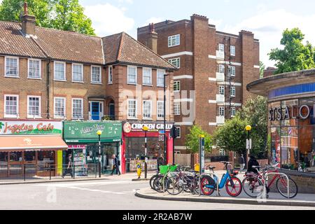 Central Parade, Gunnersbury Lane, Acton Town, Acton, London Borough of Ealing, Greater London, England, Vereinigtes Königreich Stockfoto