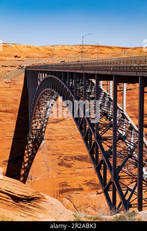 Glen Canyon Bridge über den Colorado River & Glen Canyon Dam; Page; Arizona; USA Stockfoto