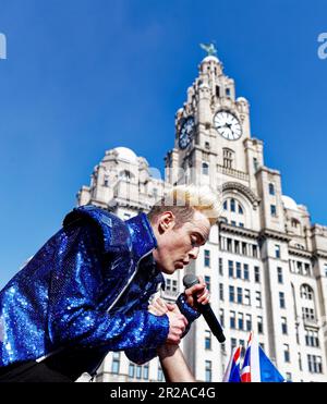13. Mai 2023, Vereinigtes Königreich: 13. Mai 2023, Liverpool, Merseyside, Vereinigtes Königreich: Liverpool,..Jedward tritt im Eurovision Village in Liverpool vor dem Eurovision Song Contest 2023 auf. Das Eurovision Village am Pier Head â€“, das 9 Tage â€“ geöffnet war, hat 250.000 Besucher empfangen. Zahlen der Liverpool BID Company zeigen, dass das Stadtzentrum weitere 384.036 Besucher â€“ verzeichnete, was einem Anstieg von 13,2 % gegenüber 2022 entspricht. (Kreditbild: © Andy von Pip/ZUMA Press Wire) NUR REDAKTIONELLE VERWENDUNG! Nicht für den kommerziellen GEBRAUCH! Stockfoto