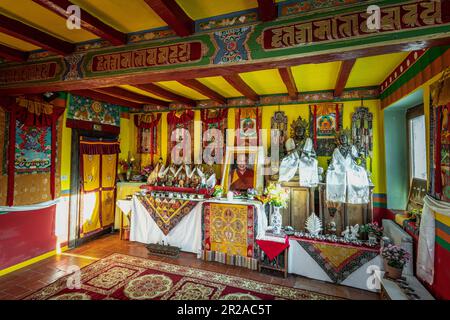 Das Haus Tibet, ein buddhistischer Tempel, der vom Dalai Lama im mittelalterlichen Dorf Votigno di Canossa eingeweiht wurde. Emilia Romagna, Italien, Europa Stockfoto