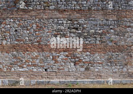 Nahaufnahme einer römischen Mauer in Griechenland Stockfoto