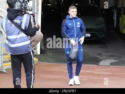 Newcastle upon Tyne, Großbritannien. 18. Mai 2023. Kieran Trippier von Newcastle United trifft vor dem Premier League-Spiel zwischen Newcastle United und Brighton at St. ein James' Park, Newcastle-Upon-Tyne. Das Bild sollte lauten: Nigel Roddis/Sportimage Credit: Sportimage Ltd/Alamy Live News Stockfoto