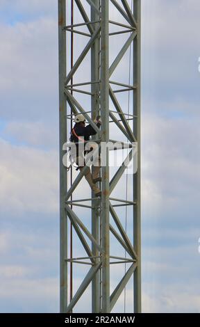 Die Demontage eines Turmkrans Santander Cantabria Spanien Stockfoto