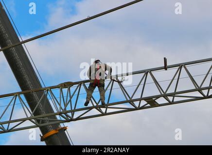 Die Demontage eines Turmkrans Santander Cantabria Spanien Stockfoto