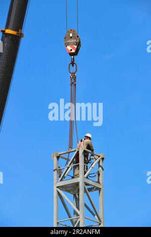 Die Demontage eines Turmkrans Santander Cantabria Spanien Stockfoto