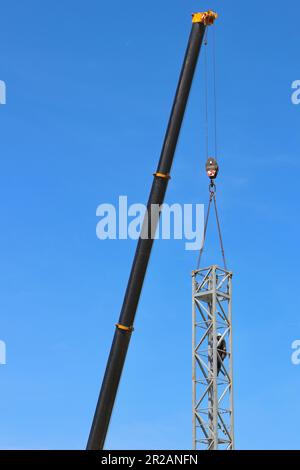 Die Demontage eines Turmkrans Santander Cantabria Spanien Stockfoto