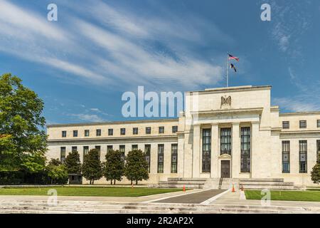 Vor dem Eccles-Gebäude der US-Reservebehörde in Washington, DC Stockfoto