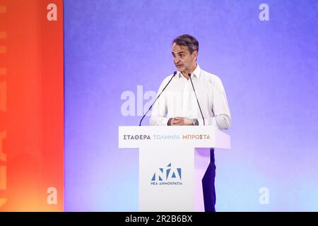 Thessaloniki, Griechenland. 18. Mai 2023. Der griechische Ministerpräsident und Führer der Neuen Demokratie Kyriakos Mitsotakis hält während eines Wahlkampfs in der griechischen Stadt Thessaloniki eine Rede. In Griechenland finden am 21. Mai Parlamentswahlen statt. (Kreditbild: © Giannis Papanikos/ZUMA Press Wire) NUR REDAKTIONELLE VERWENDUNG! Nicht für den kommerziellen GEBRAUCH! Stockfoto