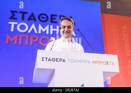 Thessaloniki, Griechenland. 18. Mai 2023. Der griechische Ministerpräsident und Führer der Neuen Demokratie Kyriakos Mitsotakis hält während eines Wahlkampfs in der griechischen Stadt Thessaloniki eine Rede. In Griechenland finden am 21. Mai Parlamentswahlen statt. (Kreditbild: © Giannis Papanikos/ZUMA Press Wire) NUR REDAKTIONELLE VERWENDUNG! Nicht für den kommerziellen GEBRAUCH! Stockfoto
