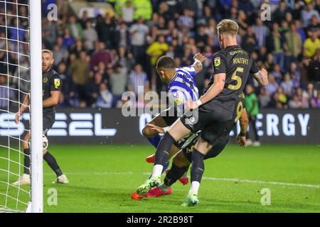 Liam Palmer von Sheffield Wednesday erzielt beim Sky Bet League 1 Play-off-Spiel Sheffield Wednesday vs Peterborough in Hillsborough, Sheffield, Großbritannien, 18. Mai 2023 ein Ergebnis von 4-0 (Foto von Gareth Evans/News Images) Stockfoto