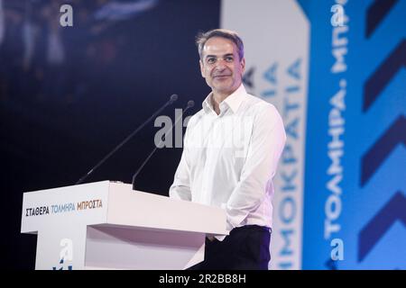 Thessaloniki, Griechenland. 18. Mai 2023. Der griechische Ministerpräsident und Führer der Neuen Demokratie Kyriakos Mitsotakis hält während eines Wahlkampfs in der griechischen Stadt Thessaloniki eine Rede. In Griechenland finden am 21. Mai Parlamentswahlen statt. (Kreditbild: © Giannis Papanikos/ZUMA Press Wire) NUR REDAKTIONELLE VERWENDUNG! Nicht für den kommerziellen GEBRAUCH! Stockfoto