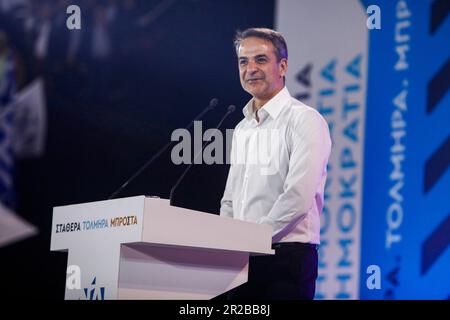 Thessaloniki, Griechenland. 18. Mai 2023. Der griechische Ministerpräsident und Führer der Neuen Demokratie Kyriakos Mitsotakis hält während eines Wahlkampfs in der griechischen Stadt Thessaloniki eine Rede. In Griechenland finden am 21. Mai Parlamentswahlen statt. (Kreditbild: © Giannis Papanikos/ZUMA Press Wire) NUR REDAKTIONELLE VERWENDUNG! Nicht für den kommerziellen GEBRAUCH! Stockfoto