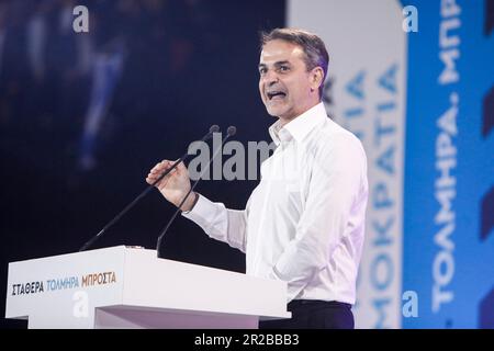 Thessaloniki, Griechenland. 18. Mai 2023. Der griechische Ministerpräsident und Führer der Neuen Demokratie Kyriakos Mitsotakis hält während eines Wahlkampfs in der griechischen Stadt Thessaloniki eine Rede. In Griechenland finden am 21. Mai Parlamentswahlen statt. (Kreditbild: © Giannis Papanikos/ZUMA Press Wire) NUR REDAKTIONELLE VERWENDUNG! Nicht für den kommerziellen GEBRAUCH! Stockfoto