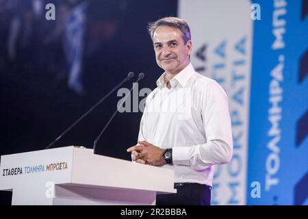 Thessaloniki, Griechenland. 18. Mai 2023. Der griechische Ministerpräsident und Führer der Neuen Demokratie Kyriakos Mitsotakis hält während eines Wahlkampfs in der griechischen Stadt Thessaloniki eine Rede. In Griechenland finden am 21. Mai Parlamentswahlen statt. (Kreditbild: © Giannis Papanikos/ZUMA Press Wire) NUR REDAKTIONELLE VERWENDUNG! Nicht für den kommerziellen GEBRAUCH! Stockfoto