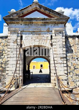 Acapulco, Guerrero, Mexiko - April 28 2023: Fort San Diego ist eine Seezunge, die vor Piraten und der Unabhängigkeit geschützt ist Stockfoto