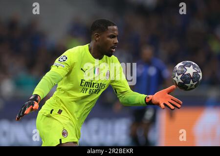 Mailand, Italien, 16. Mai 2023. Mike Maignan vom AC Mailand während des UEFA Champions League-Spiels in Giuseppe Meazza, Mailand. Der Bildausdruck sollte lauten: Jonathan Moscrop/Sportimage Stockfoto