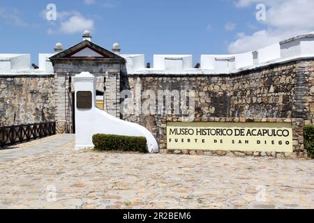 Acapulco, Guerrero, Mexiko - April 28 2023: Fort San Diego ist eine Seezunge, die vor Piraten und der Unabhängigkeit geschützt ist Stockfoto