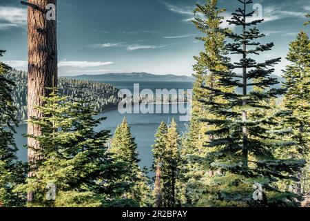 Blick über Emerald Bay, Lake Tahoe, Kalifornien, USA Stockfoto