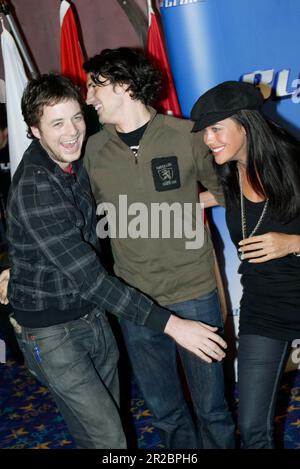 Von links: Hamish Blake, Andy Lee und Megan Gale bei der australischen Premiere von Blades of Glory. Greater Union Cinema, Macquarie, Sydney, AustraIia. 06.06.07. Stockfoto