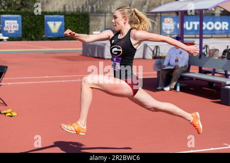 Georgia High Jumper Elena Kulichenko nähert sich der Bar während der 2023 Southeastern Conference Track and Field Championships, Samstag, 13. Mai 2023, Stockfoto