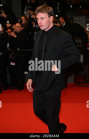 Cannes, Frankreich. 18. Mai 2023. Der amerikanische Schauspieler Michael Pitt nimmt am Donnerstag, den 18. Mai 2023, am 76. Filmfestival in Cannes im Palais des Festivals in Cannes, Frankreich, an der Premiere der Black Flies Teil. Foto: Rune Hellestad/ Kredit: UPI/Alamy Live News Stockfoto