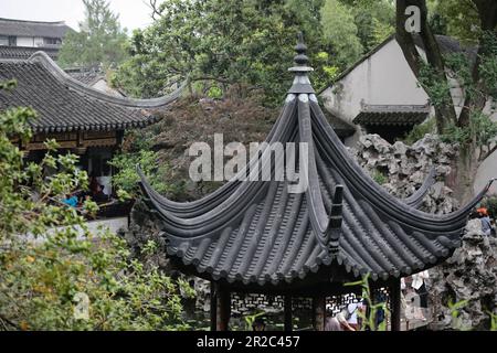 Zentraler Teich im Lion Grove Garden, Suzhou, China Stockfoto