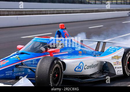 Indianapolis, USA. 18. Mai 2023. INDIANAPOLIS, INDIANA - MAI 18: Stefan Wilson (24), übt für den 2023 Indy 500 auf dem Indianapolis Motor Speedway am 18. Mai 2023 in Indianapolis, Indiana. Kredit: Jeremy Hogan/Alamy Live News Stockfoto