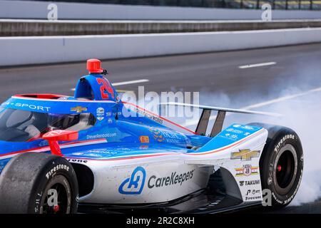 Indianapolis, USA. 18. Mai 2023. INDIANAPOLIS, INDIANA - MAI 18: Stefan Wilson (24), übt für den 2023 Indy 500 auf dem Indianapolis Motor Speedway am 18. Mai 2023 in Indianapolis, Indiana. Kredit: Jeremy Hogan/Alamy Live News Stockfoto