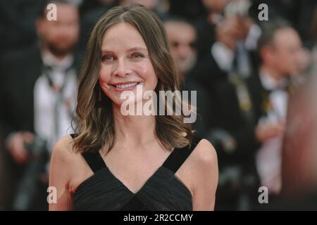 Cannes, Frankreich. 18. Mai 2023. CANNES, FRANKREICH - MAI 18: Calista Flockhart besucht den roten Teppich „Indiana Jones and the Dial of Destiny“ während des 76. Jährlichen Filmfestivals in Cannes am 18. Mai 2023 im Palais des Festivals in Cannes, Frankreich. (Foto: Luca Carlino/NurPhoto)0 Kredit: NurPhoto SRL/Alamy Live News Stockfoto