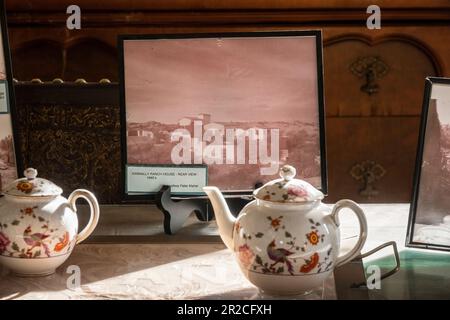 Gerahmtes Foto aus den 40er Jahren des historischen Kannally Ranch House, Oracle, Arizona, USA Stockfoto